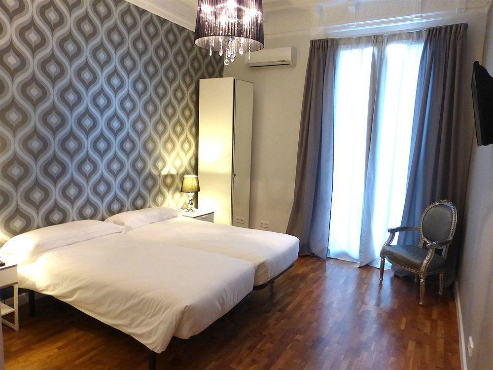 Super Balmes Guest House Barcelona Eksteriør billede
