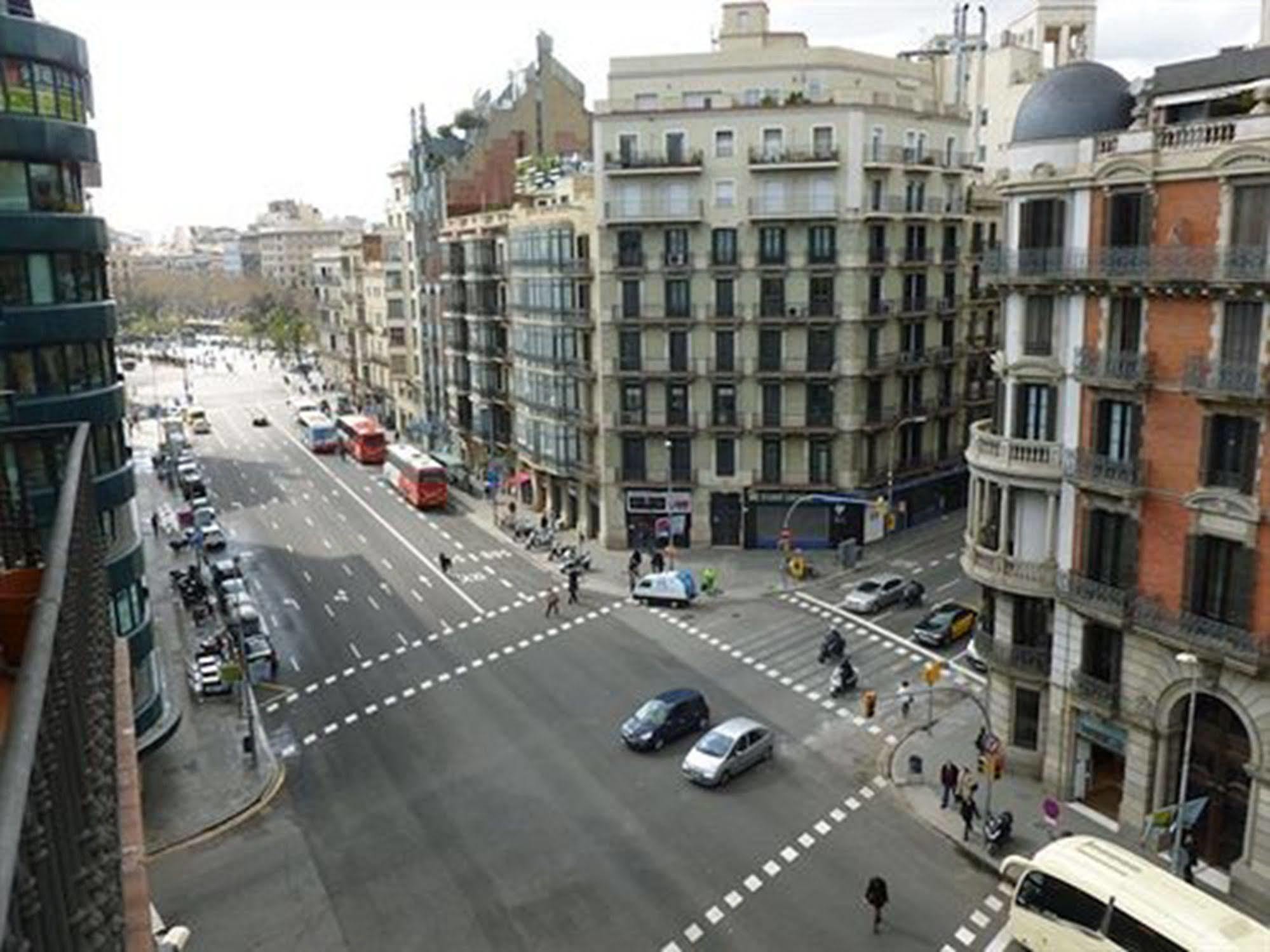 Super Balmes Guest House Barcelona Eksteriør billede