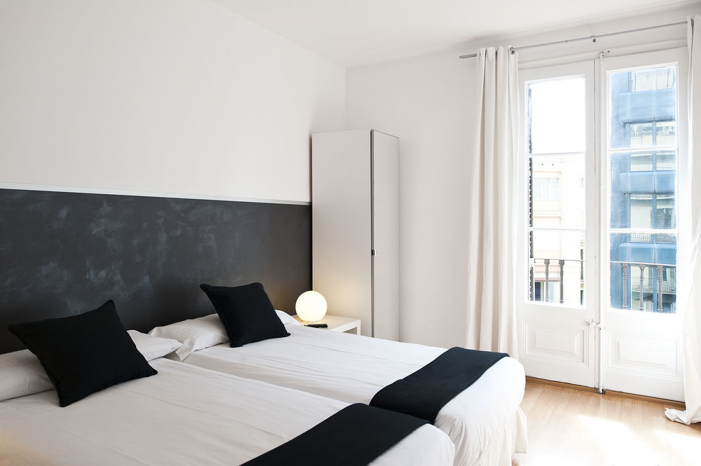 Super Balmes Guest House Barcelona Eksteriør billede